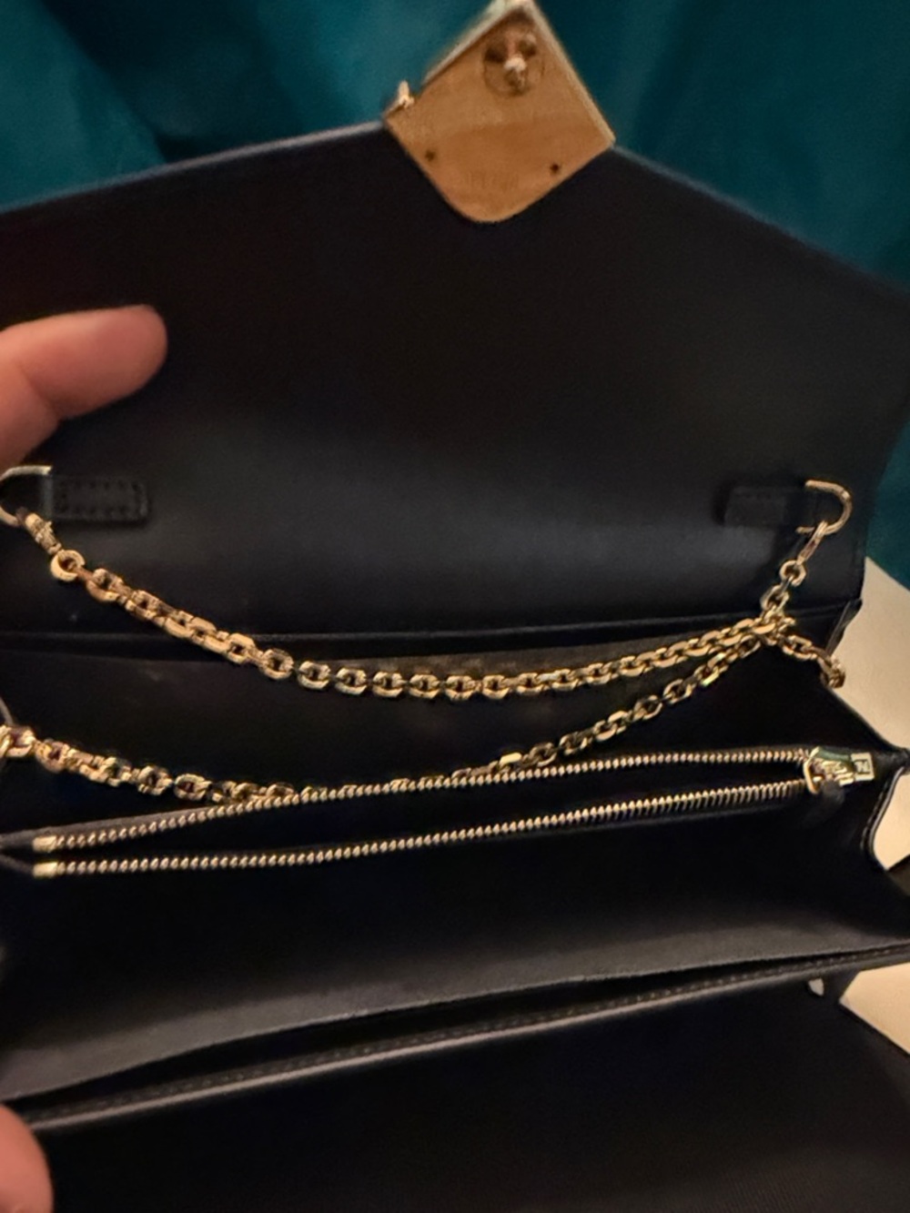 Fendi-FF Diamonds Continental Wallet on Chain,made of textured calfskin leather - Picture 4 of 15